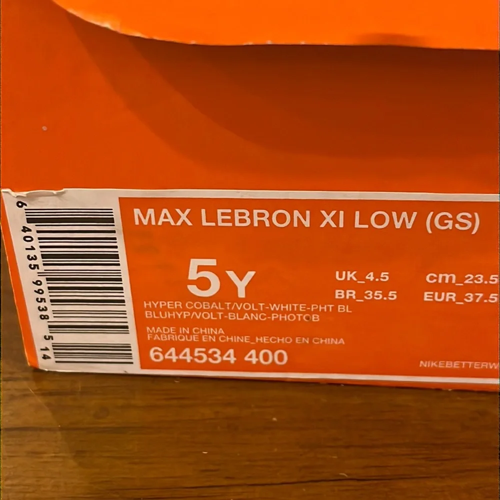 Nike Lebron XI Low Shoes Sneakers 644534 400 Boys Girls Youth Size 5.5Y Size 5.5